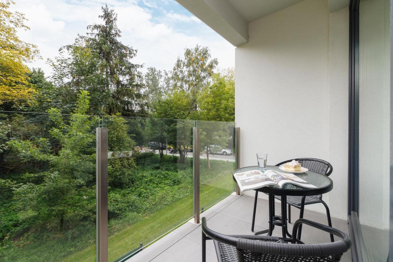 W Parku Lotników Apartments Tauron Arena by Renters Cracóvia Exterior foto